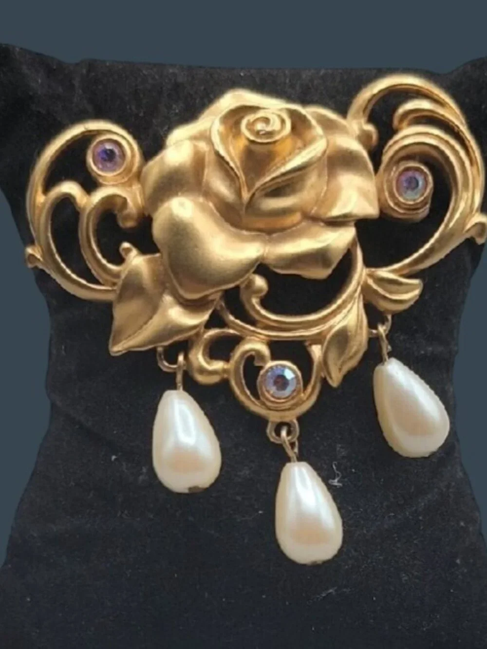 VTG Avon Rose Brooch Gold Tone Pink Aurora Borealis Rhinestones Faux Pearl Rare